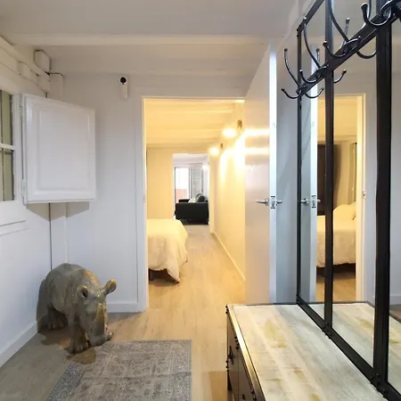 New Design In Center. Apartament *